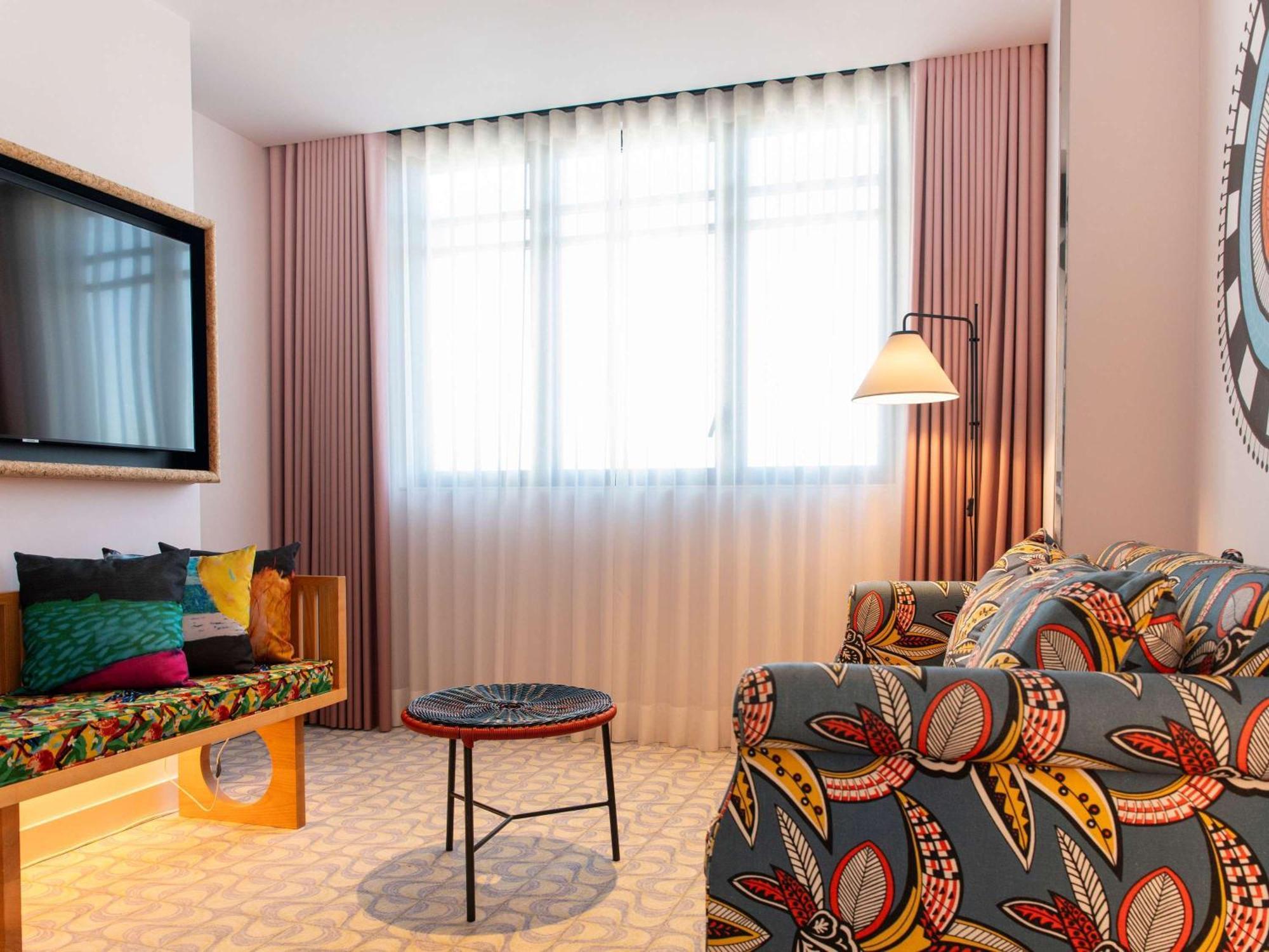 Отель Mama Shelter Lisboa Экстерьер фото